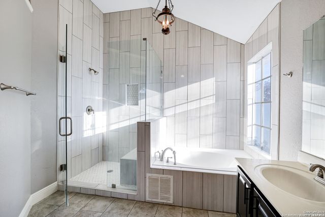 422 Shadowbluff, San Antonio, TX 78216