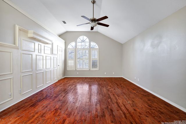 422 Shadowbluff, San Antonio, TX 78216