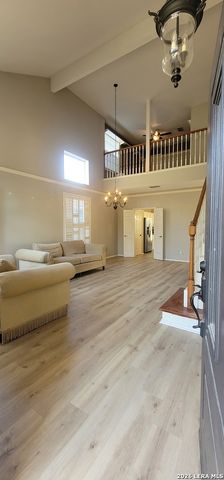 422 Shadowbluff, San Antonio, TX 78216