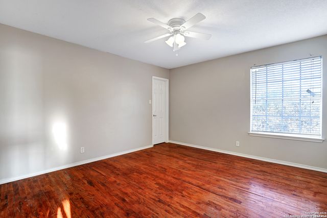 422 Shadowbluff, San Antonio, TX 78216