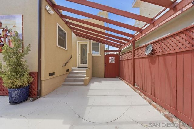 1860 Fort Stockton, San Diego, CA 92103