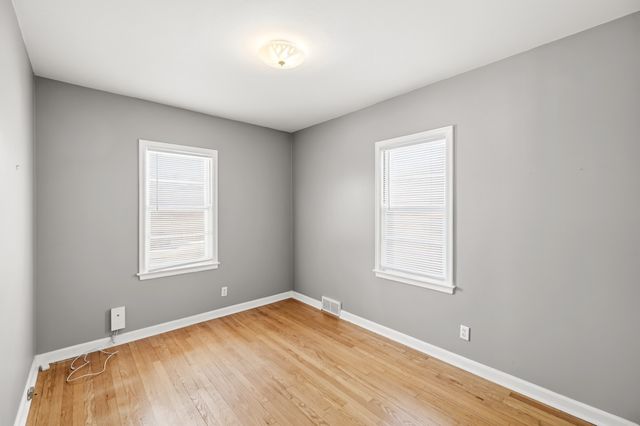 5819 Grand Avenue, Des Moines, IA 50312