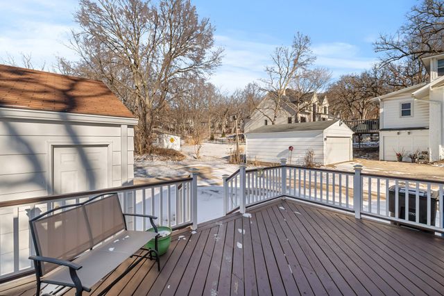 5819 Grand Avenue, Des Moines, IA 50312