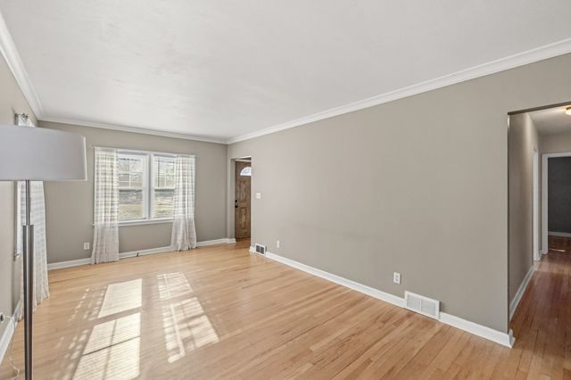 5819 Grand Avenue, Des Moines, IA 50312