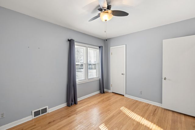 5819 Grand Avenue, Des Moines, IA 50312