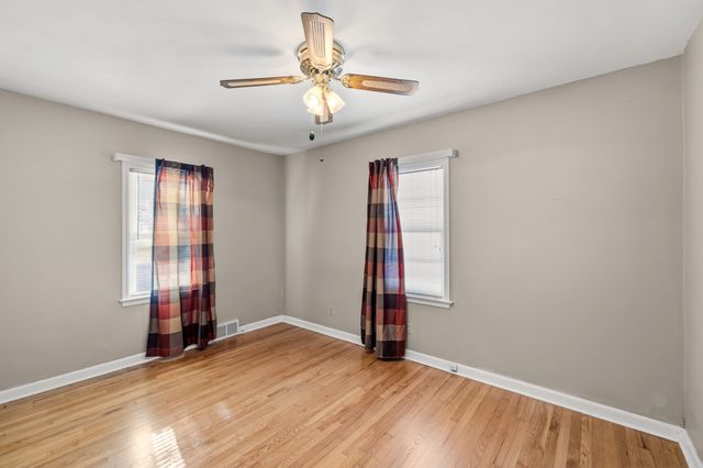 5819 Grand Avenue, Des Moines, IA 50312