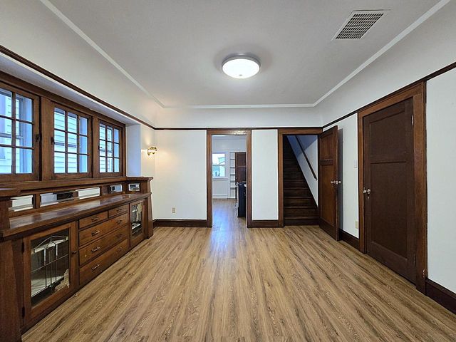 5207 S Lake DRIVE, Cudahy, WI 53110