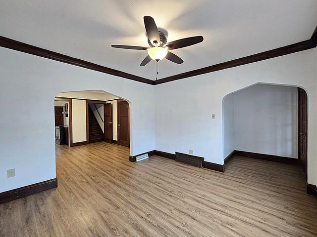 5207 S Lake DRIVE, Cudahy, WI 53110