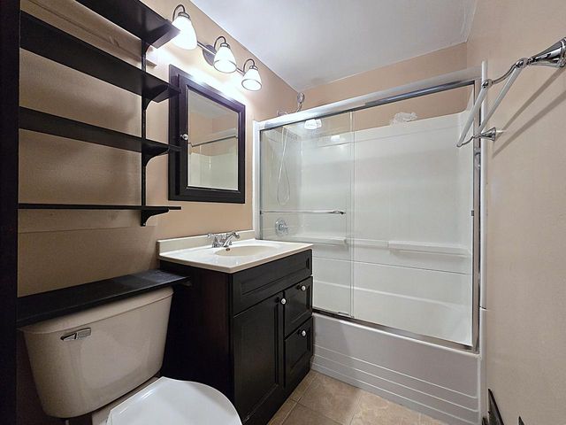 5207 S Lake DRIVE, Cudahy, WI 53110