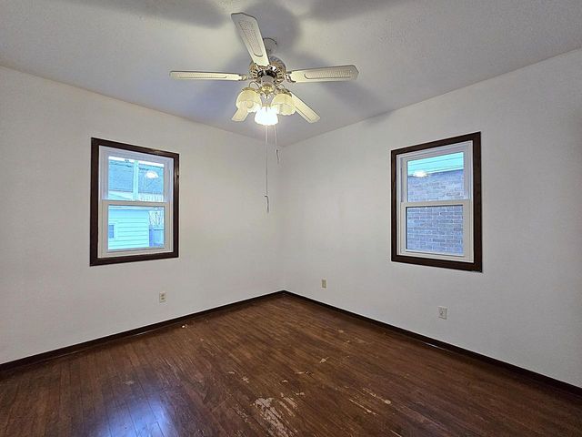 5207 S Lake DRIVE, Cudahy, WI 53110