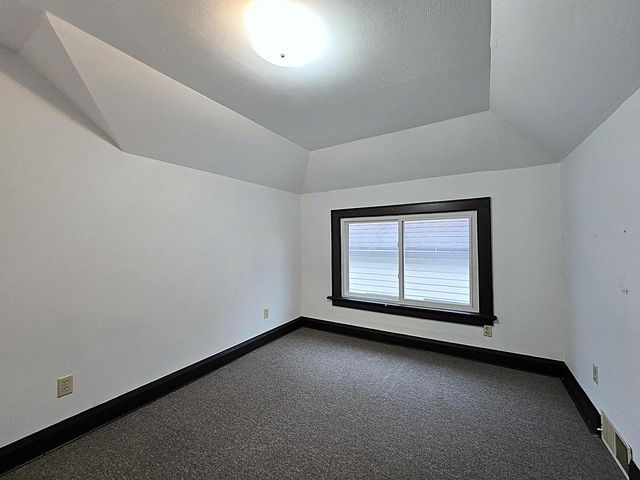 5207 S Lake DRIVE, Cudahy, WI 53110