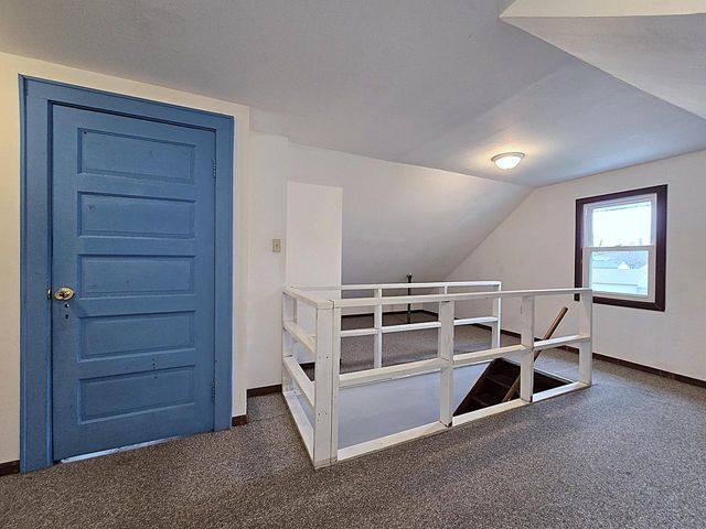 5207 S Lake DRIVE, Cudahy, WI 53110