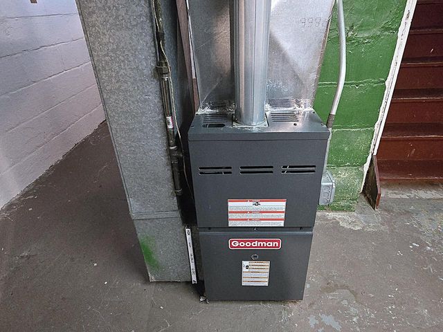 5207 S Lake DRIVE, Cudahy, WI 53110