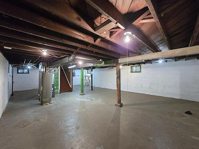 5207 S Lake DRIVE, Cudahy, WI 53110