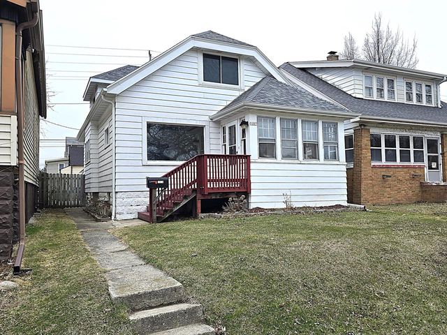 5207 S Lake DRIVE, Cudahy, WI 53110