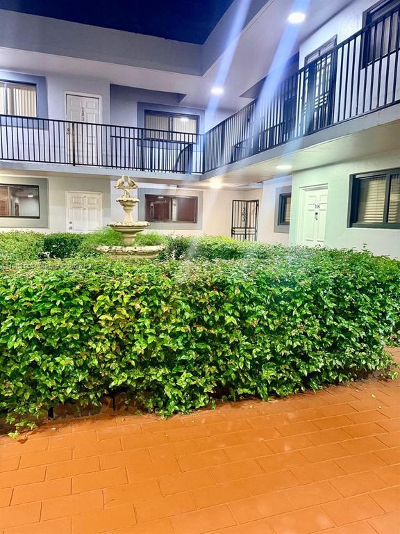 1340 W 41st St 205, Hialeah, FL 33012