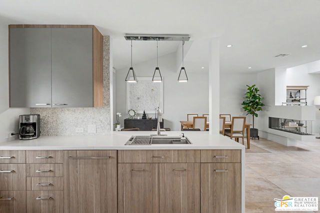 1310 E Andreas Road, Palm Springs, CA 92262