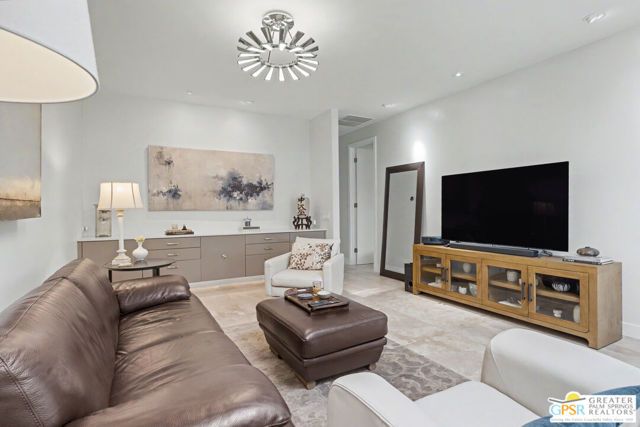 1310 E Andreas Road, Palm Springs, CA 92262