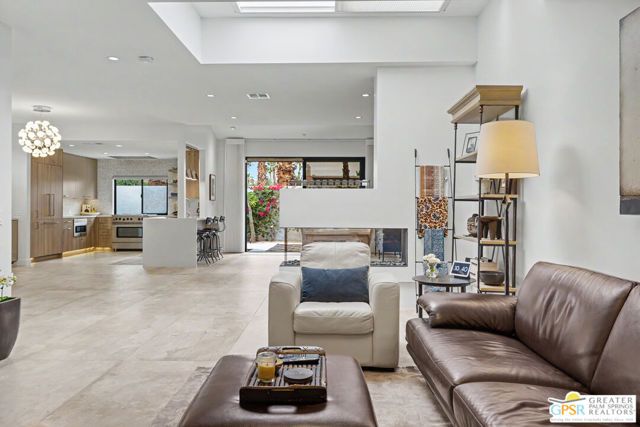 1310 E Andreas Road, Palm Springs, CA 92262