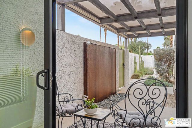 1310 E Andreas Road, Palm Springs, CA 92262