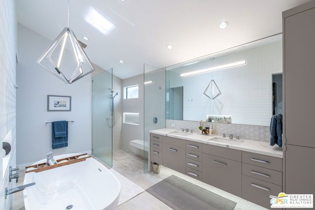 1310 E Andreas Road, Palm Springs, CA 92262