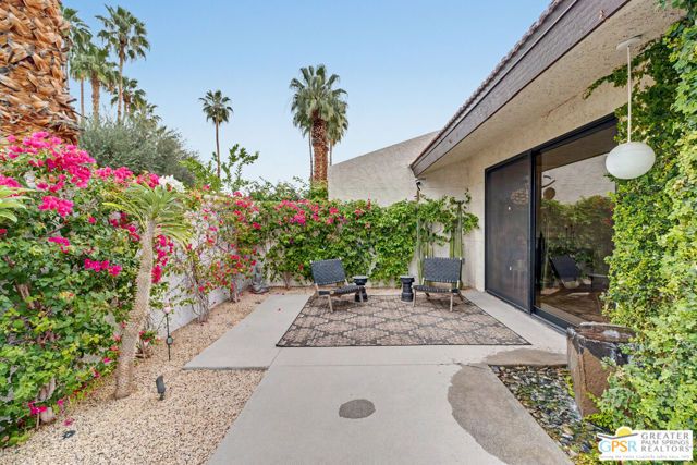 1310 E Andreas Road, Palm Springs, CA 92262