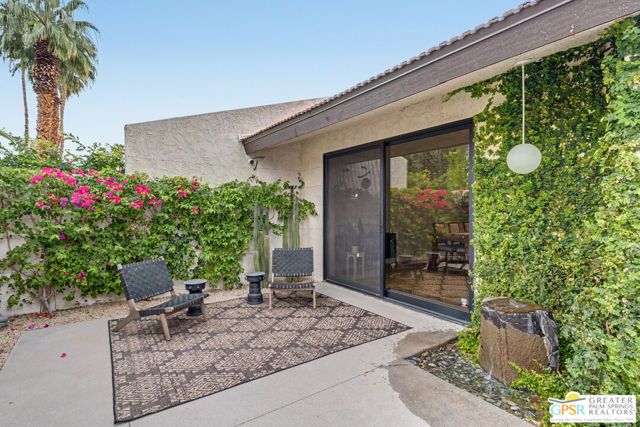 1310 E Andreas Road, Palm Springs, CA 92262