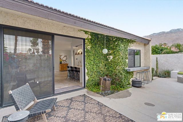 1310 E Andreas Road, Palm Springs, CA 92262
