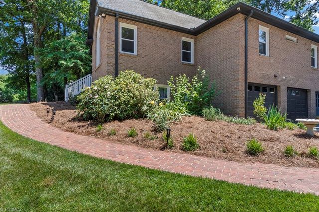 200 Worthland Court, Winston-salem, NC 27103