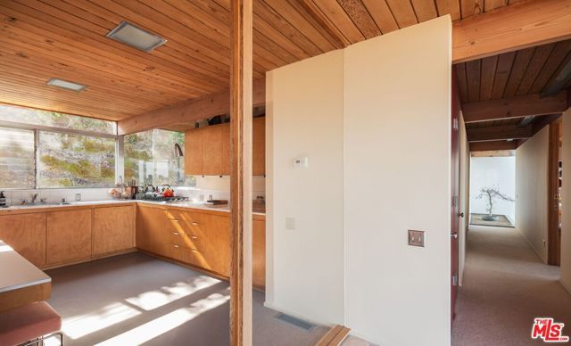 7820 Mulholland Drive, Los Angeles, CA 90046