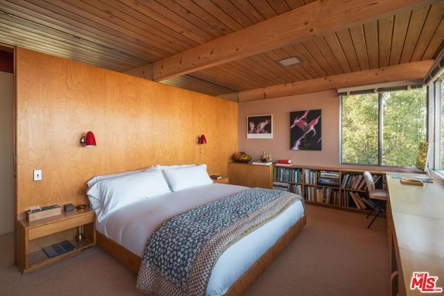 7820 Mulholland Drive, Los Angeles, CA 90046