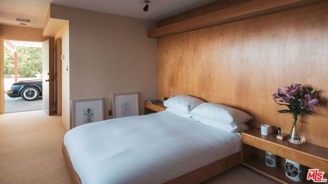 7820 Mulholland Drive, Los Angeles, CA 90046