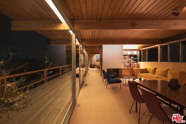 7820 Mulholland Drive, Los Angeles, CA 90046