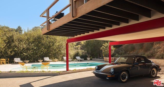 7820 Mulholland Drive, Los Angeles, CA 90046