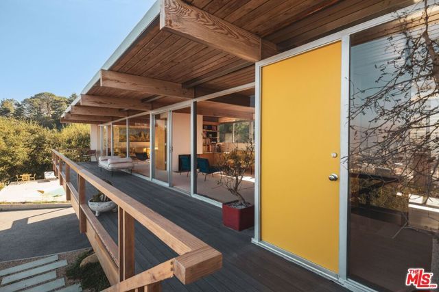 7820 Mulholland Drive, Los Angeles, CA 90046