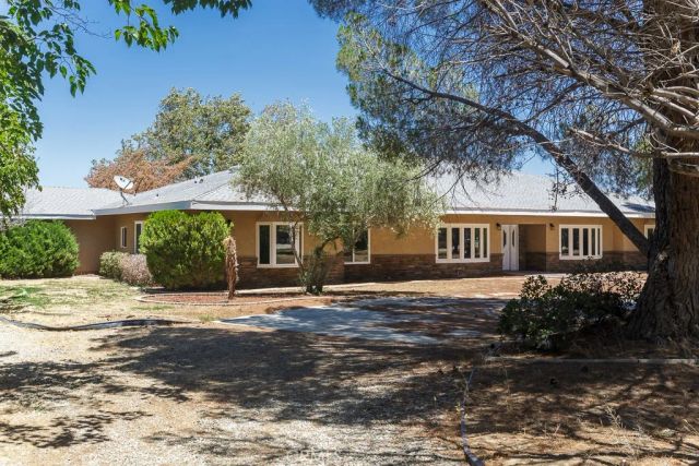 2017 W Avenue O4, Palmdale, CA 93551