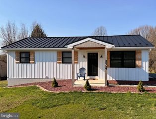 824 ALMONEY RD, Wrightsville, PA 17368