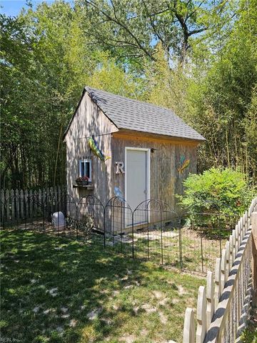 533 Hornell LN, Virginia Beach, VA 23452