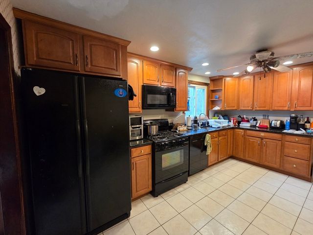 18 Lintric Dr, Weymouth, MA 02190