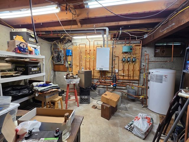 18 Lintric Dr, Weymouth, MA 02190