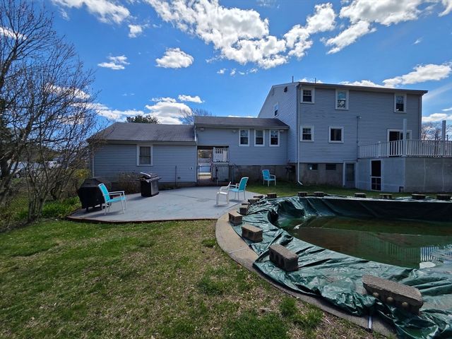 18 Lintric Dr, Weymouth, MA 02190