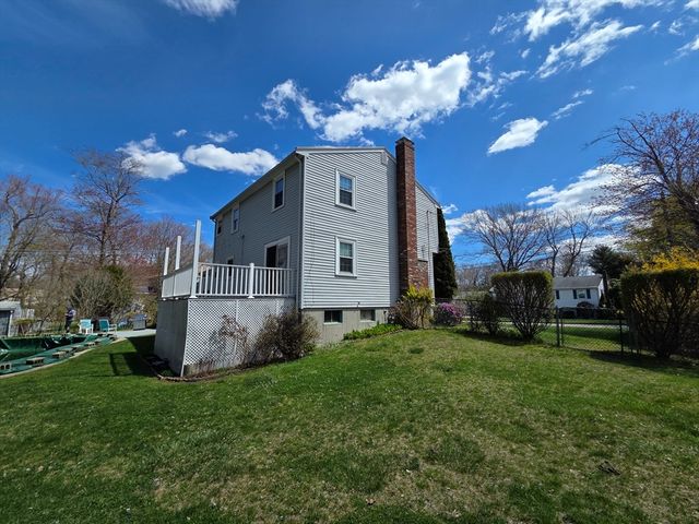 18 Lintric Dr, Weymouth, MA 02190