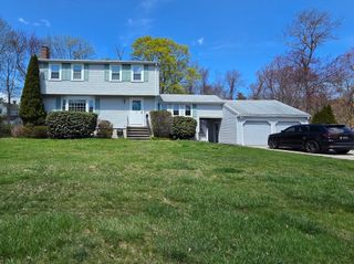 18 Lintric Dr, Weymouth, MA 02190