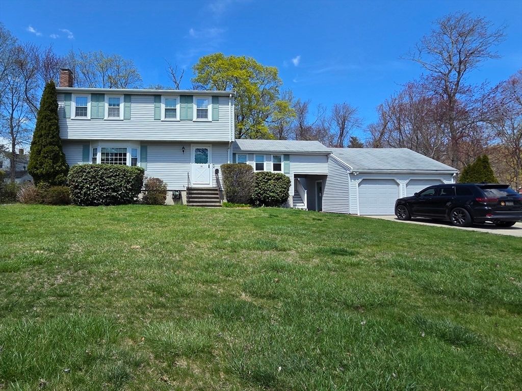 18 Lintric Dr, Weymouth, MA 02190