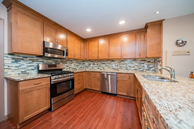1413 S Main Street S, Lindale, TX 75771