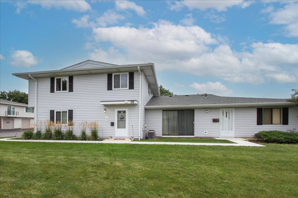 204 Shattuck Court 204, Schaumburg, IL 60194 — photo 2