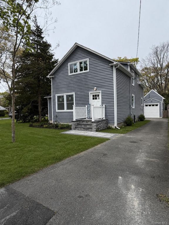 33 Fischer Avenue, Islip Terrace, NY 11752