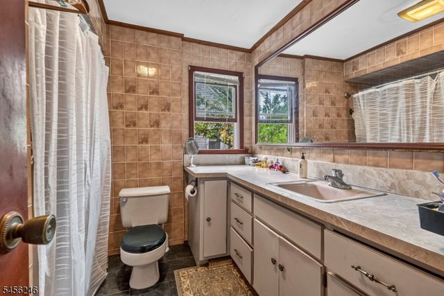 12 Omaha Dr, Cranford Twp., NJ 07016