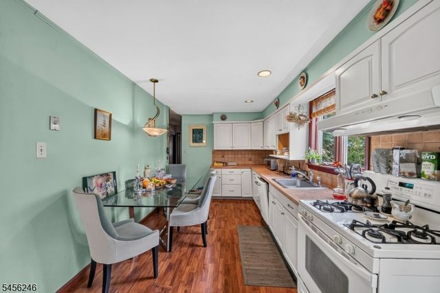 12 Omaha Dr, Cranford Twp., NJ 07016