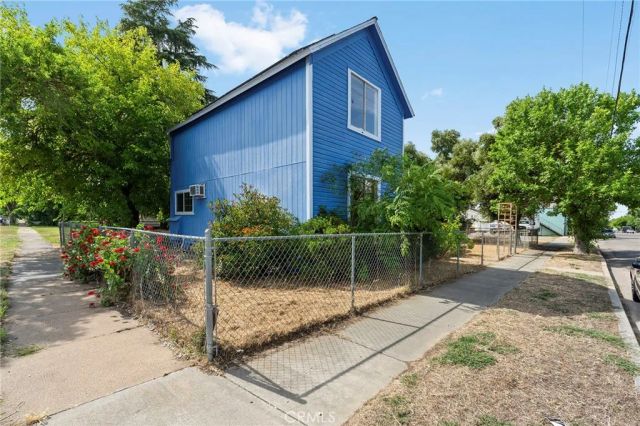 818 6th Avenue, Corning, CA 96021